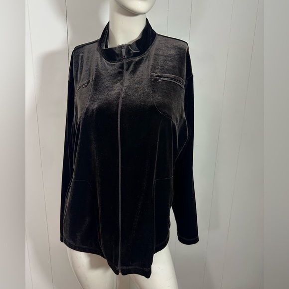 Chico's Black Velvet Jacket Classic Fit Zip Pockets Long Sleeve Sz 0 USA Small - Picture 1 of 10